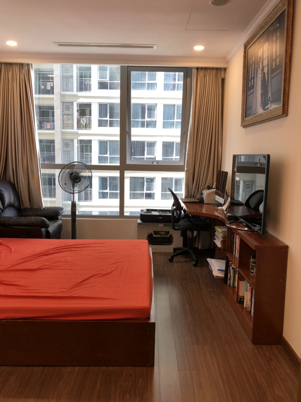 CẦN SANG NHƯỢNG CĂN 2 PN VINHOMES CENTRAL PARK QUẬN BÌNH THẠNH GIÁ 5,3 TỶ BAO HẾT. LH:0839473429