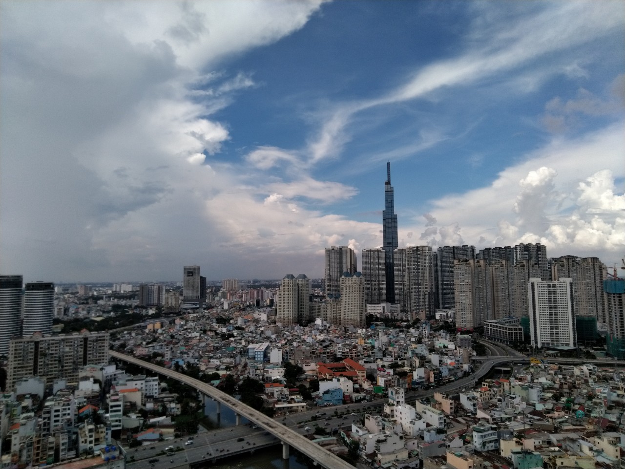 Cho thuê căn hộ 3 phòng ngủ tòa Park 3 giá chỉ 24tr