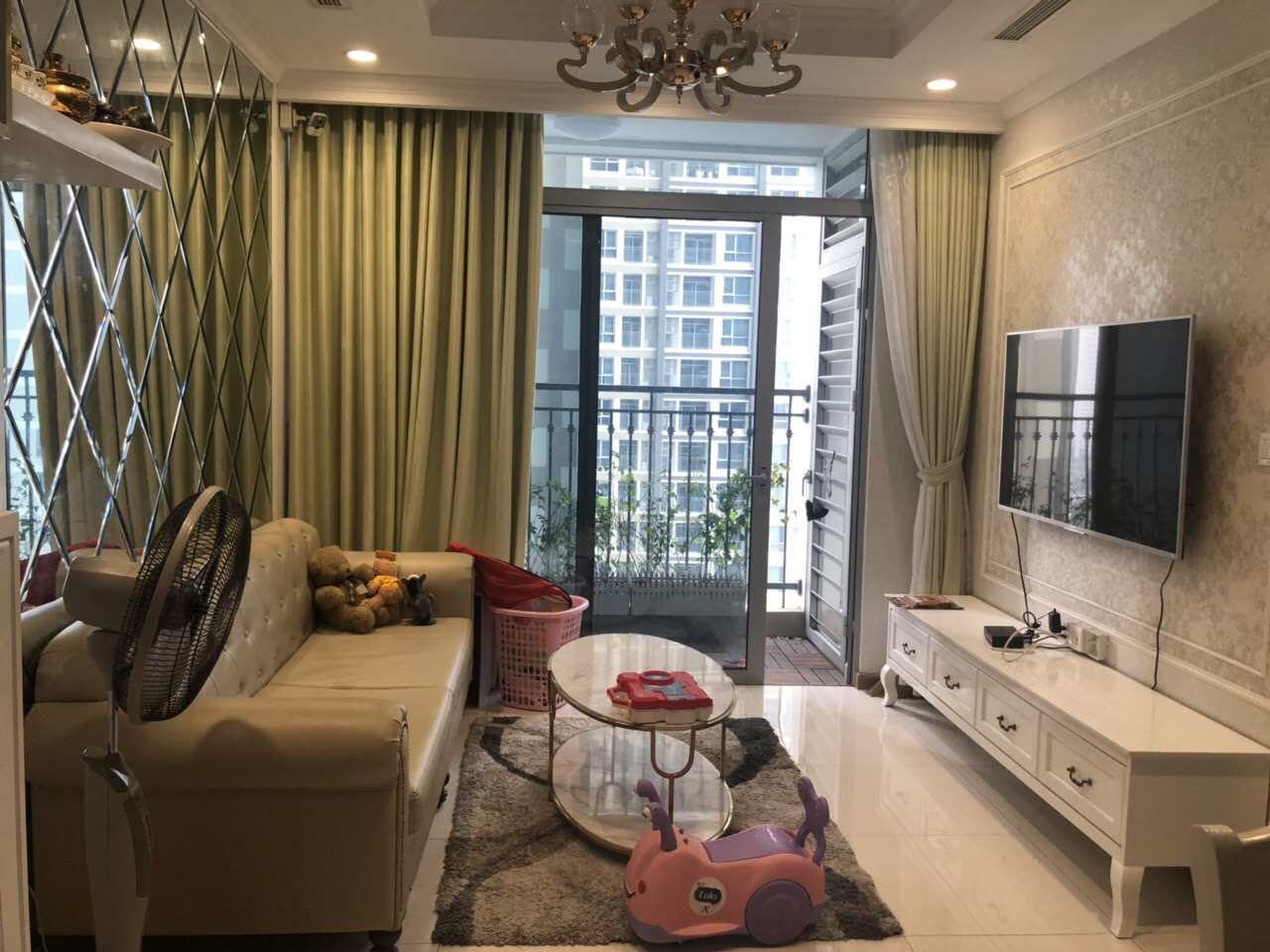 Sang nhượng căn hộ 2PN Vinhomes Central Park L4-12 giá 4,6 tỷ bao hết