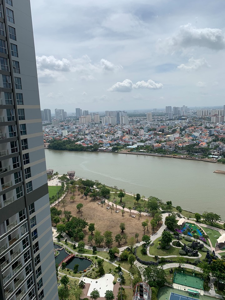 Cần sang nhượng căn hộ 3PN Vinhomes Central Park, toà park 2, diện tích 114.2m2. Liên hệ 0799693616.Mr Đức