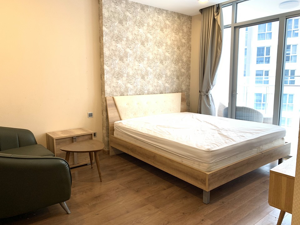 Cần sang nhượng căn hộ 3PN Vinhomes Central Park, toà park 2, diện tích 114.2m2. Liên hệ 0799693616.Mr Đức