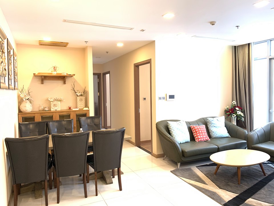Cần sang nhượng căn hộ 3PN Vinhomes Central Park, toà park 2, diện tích 114.2m2. Liên hệ 0799693616.Mr Đức