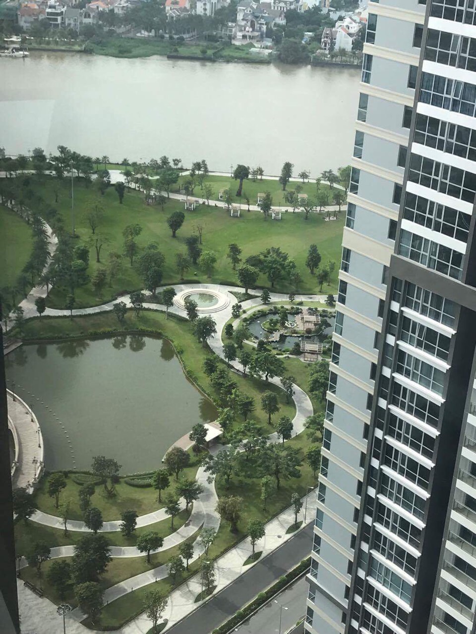 CHO THUÊ 2PN1WC FULL NỘI THẤT VINHOMES CENTRAL PARK - LH 0901113594