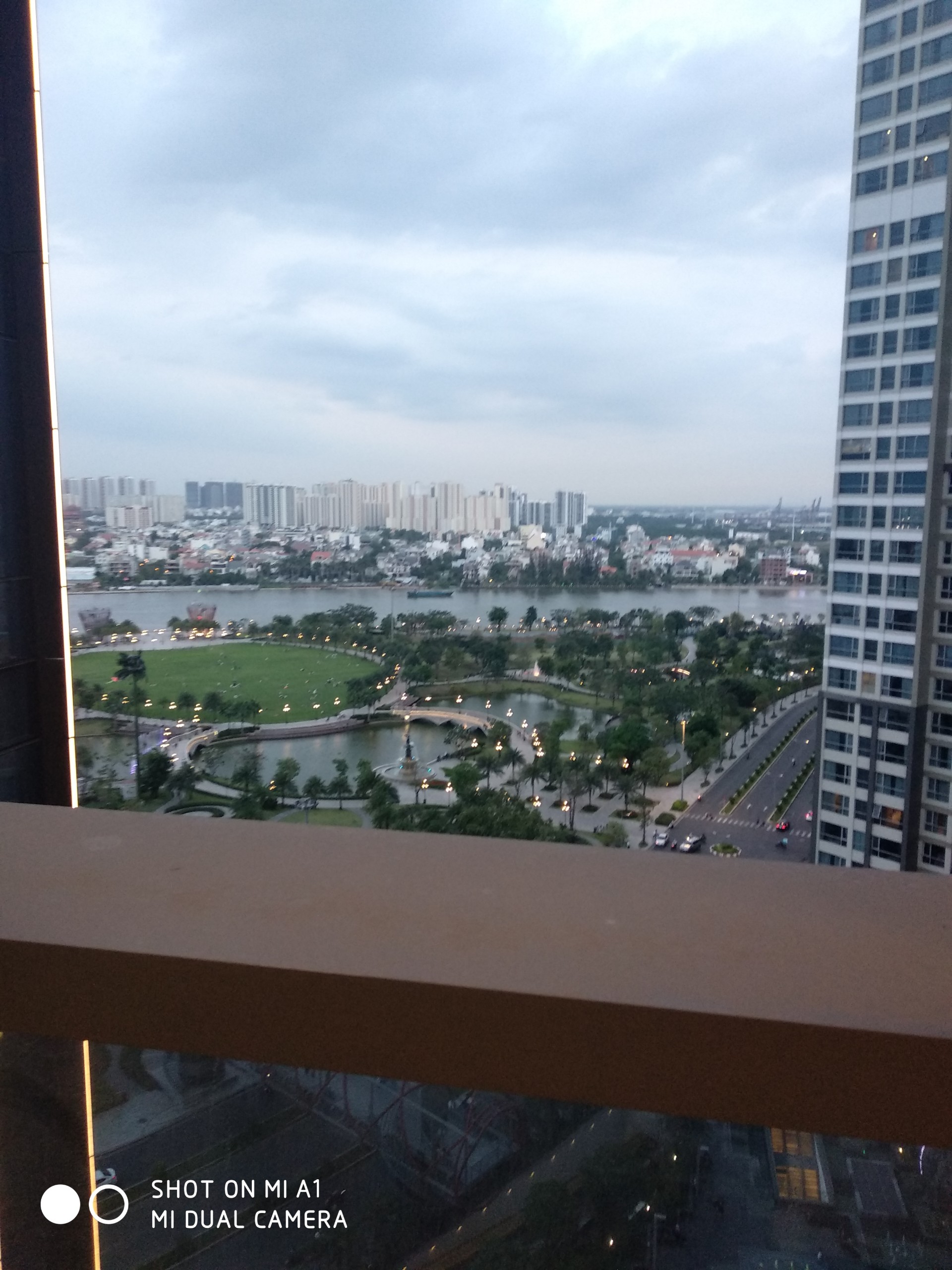Sang Nhượng gấp Căn hộ 3 phòng ngủ giá tốt nhất thị trường thuộc tòa Landmark 81 tầng