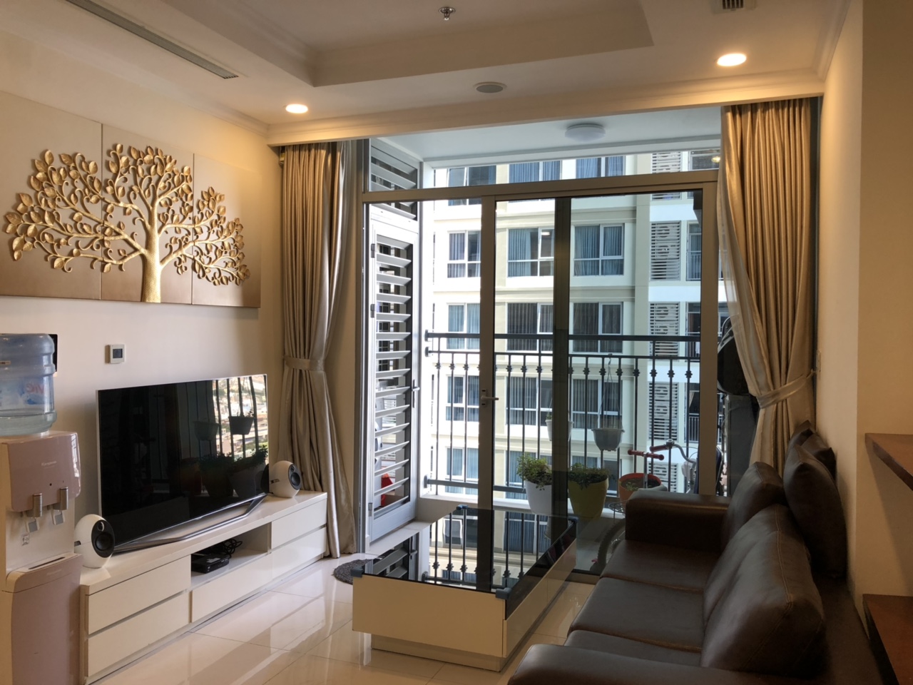 CẦN SANG NHƯỢNG CĂN 2 PN VINHOMES CENTRAL PARK QUẬN BÌNH THẠNH GIÁ 5,3 TỶ BAO HẾT. LH:0839473429
