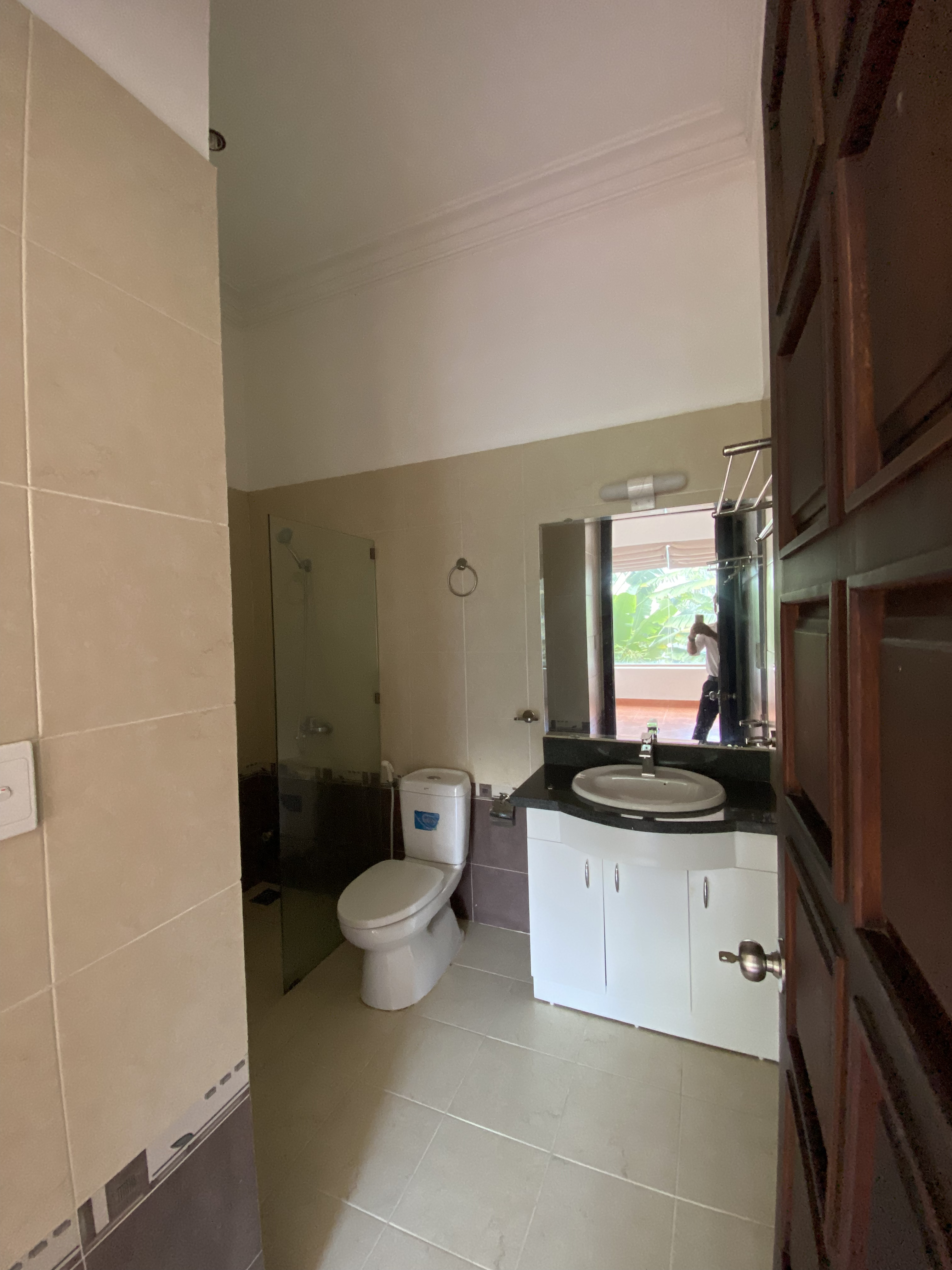 Chính chủ cho thuê Villa 600m² - 118tr/ tháng - Nguyễn Văn Hưởng - Thảo Điền cực kì yên tĩnh riêng tư và đầy đủ tiện nghi