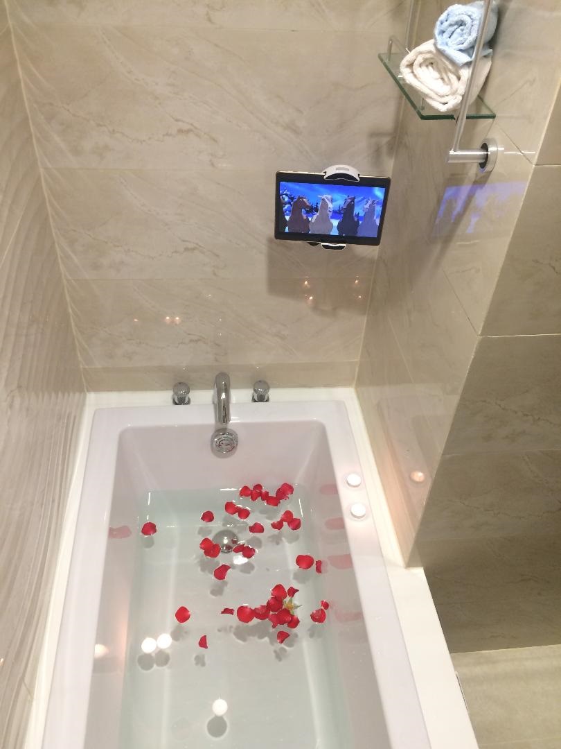 Cho thuê căn 4PN khu Landmark,  Vinhomes Central Park Bình Thạnh