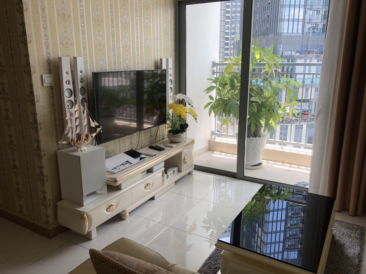 Vinhomes Central Park apartment for rent - 2 Bedrooms in Landmark 1 - 1400$
