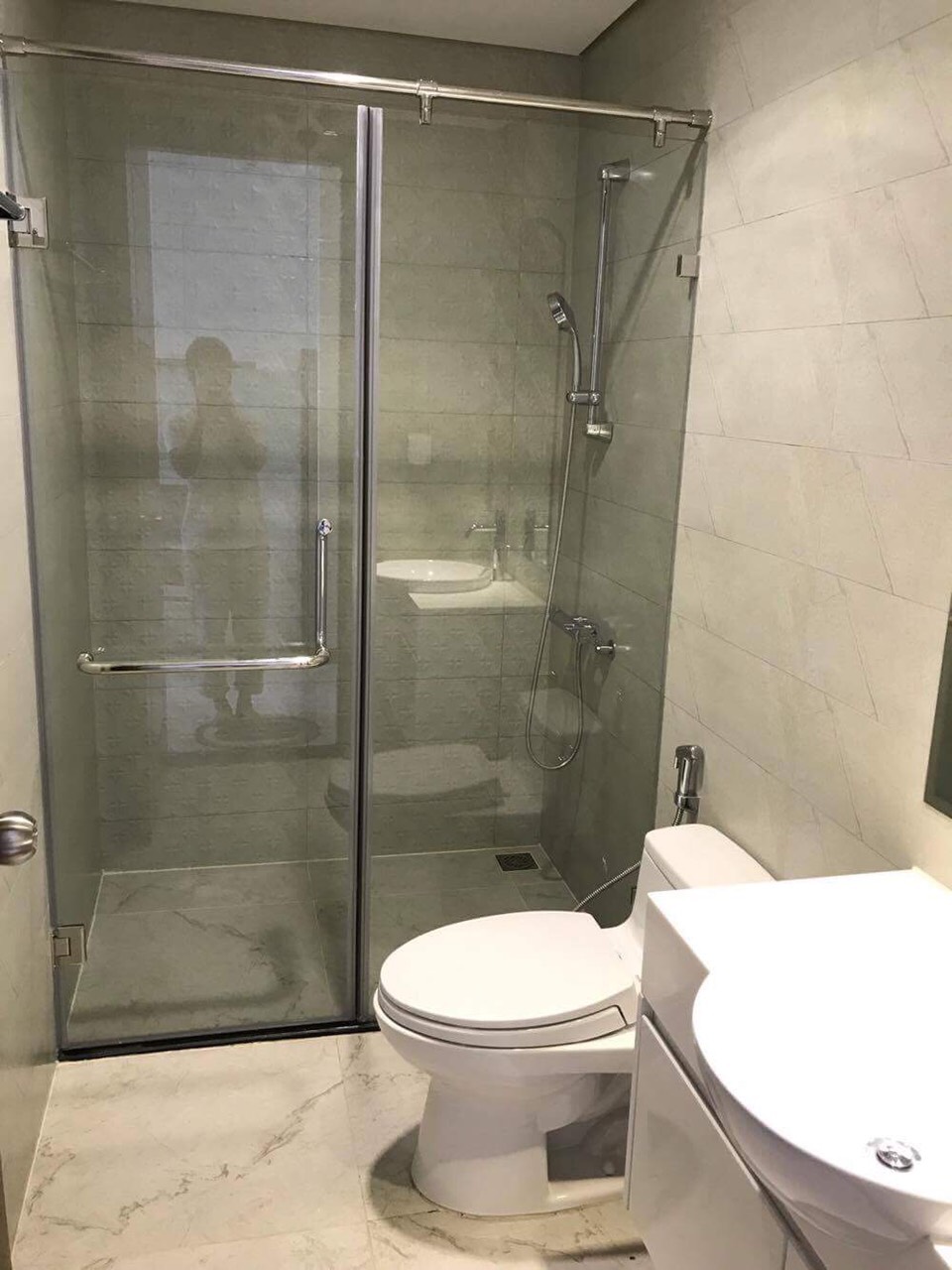 CHO THUÊ 2PN1WC FULL NỘI THẤT VINHOMES CENTRAL PARK - LH 0901113594