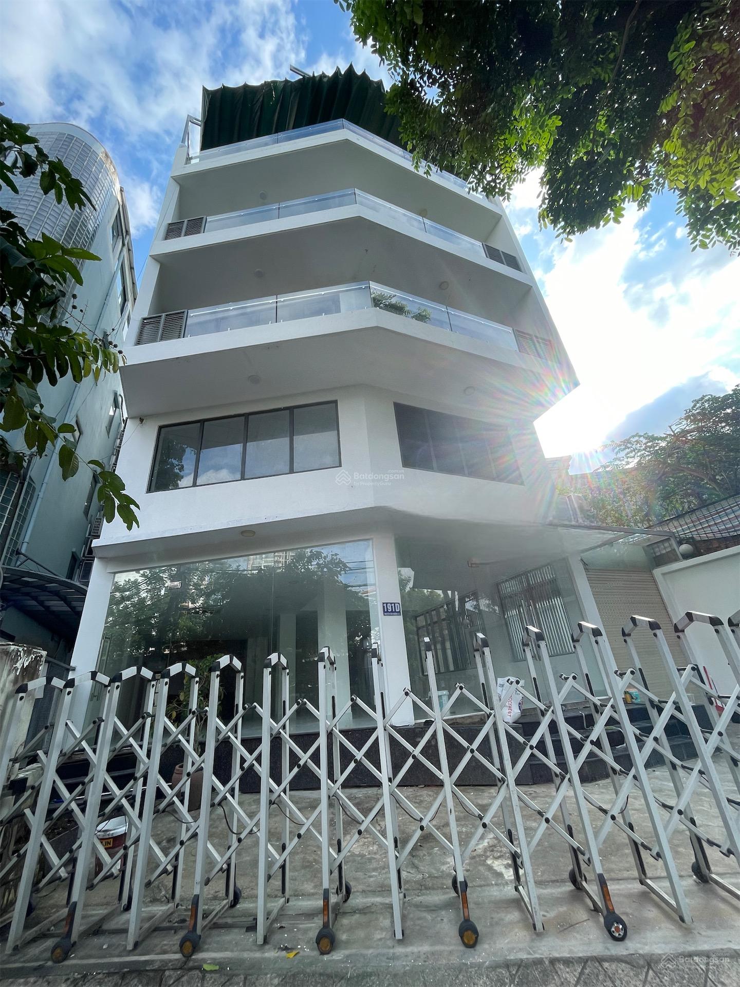 Cho thuê tòa nhà làm văn phòng 1000m² - 182tr/ tháng - Nguyễn Văn Hưởng - Thảo Điền 1 hầm, 4 lầu có thang máy, WC riêng mỗi tầng