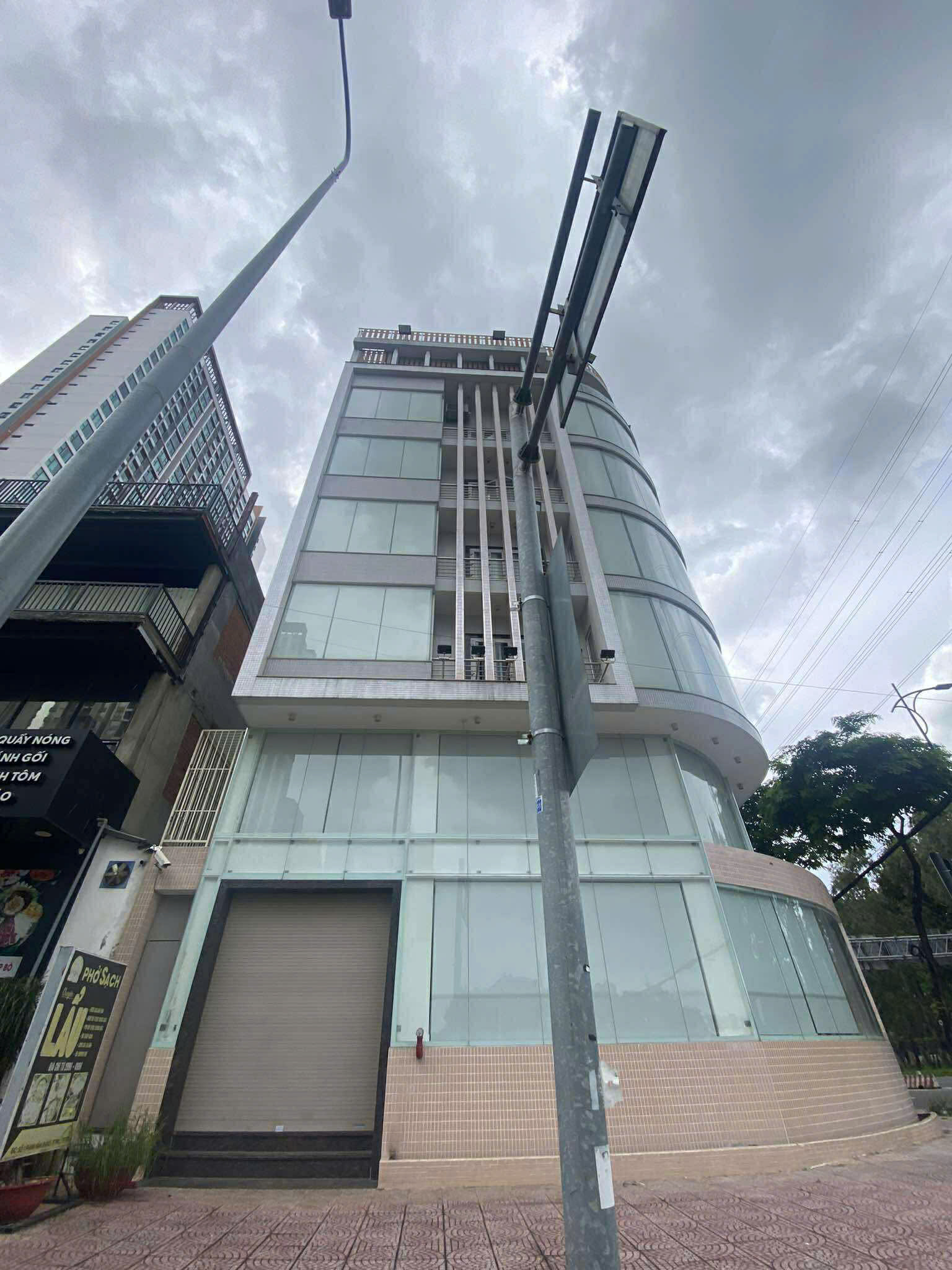 Cho thuê căn gốc 2 mặt tiền Đồng Văn Cống - Phan Văn Đáng siêu vip - 1700m2 giá chỉ 350 triệu