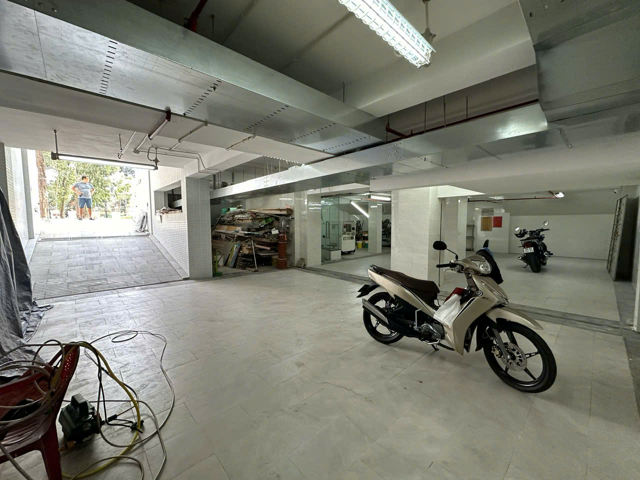 Cho thuê căn gốc 2 mặt tiền Đồng Văn Cống - Phan Văn Đáng siêu vip - 1700m2 giá chỉ 350 triệu