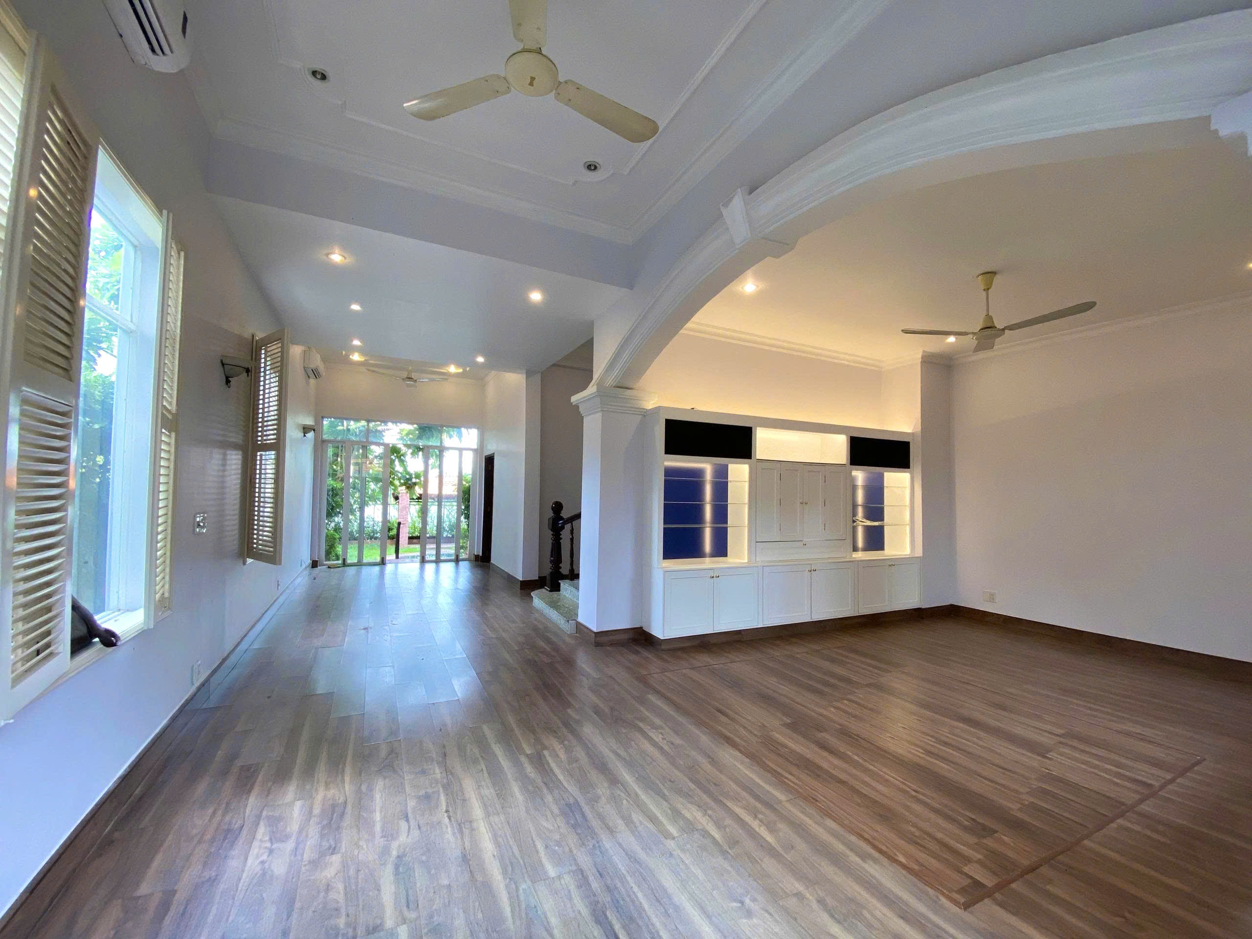 Cho thuê ngay biệt thự 450m² - 118tr/ tháng - Nguyễn Văn Hưởng - Thảo Điền khu Compound để ở nghỉ dưỡng, view trực diện sông.
