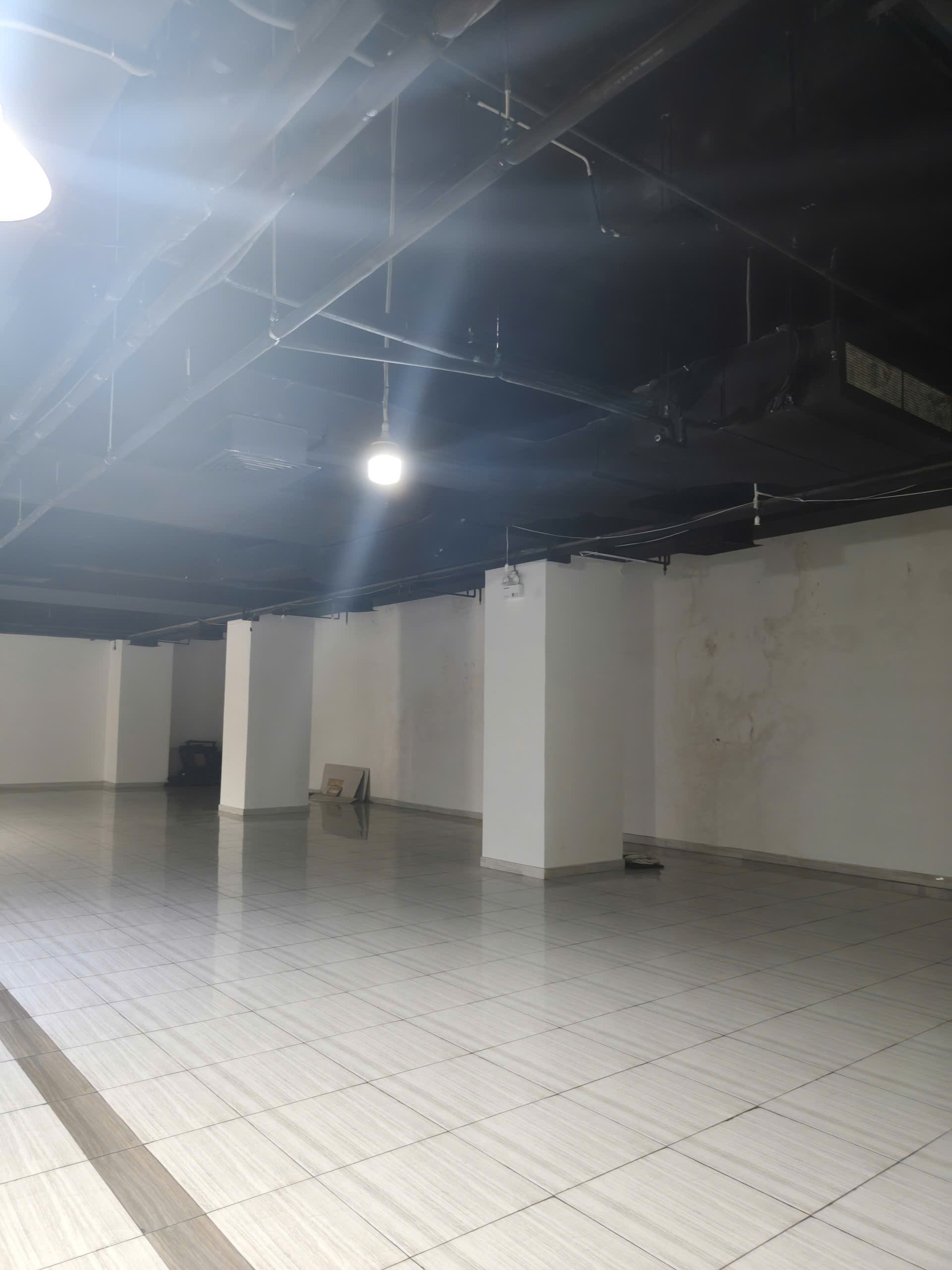  Sàn thương mại chung cư CBD cho thuê :  Tầng 4 - 380m2 - giá 9$ 