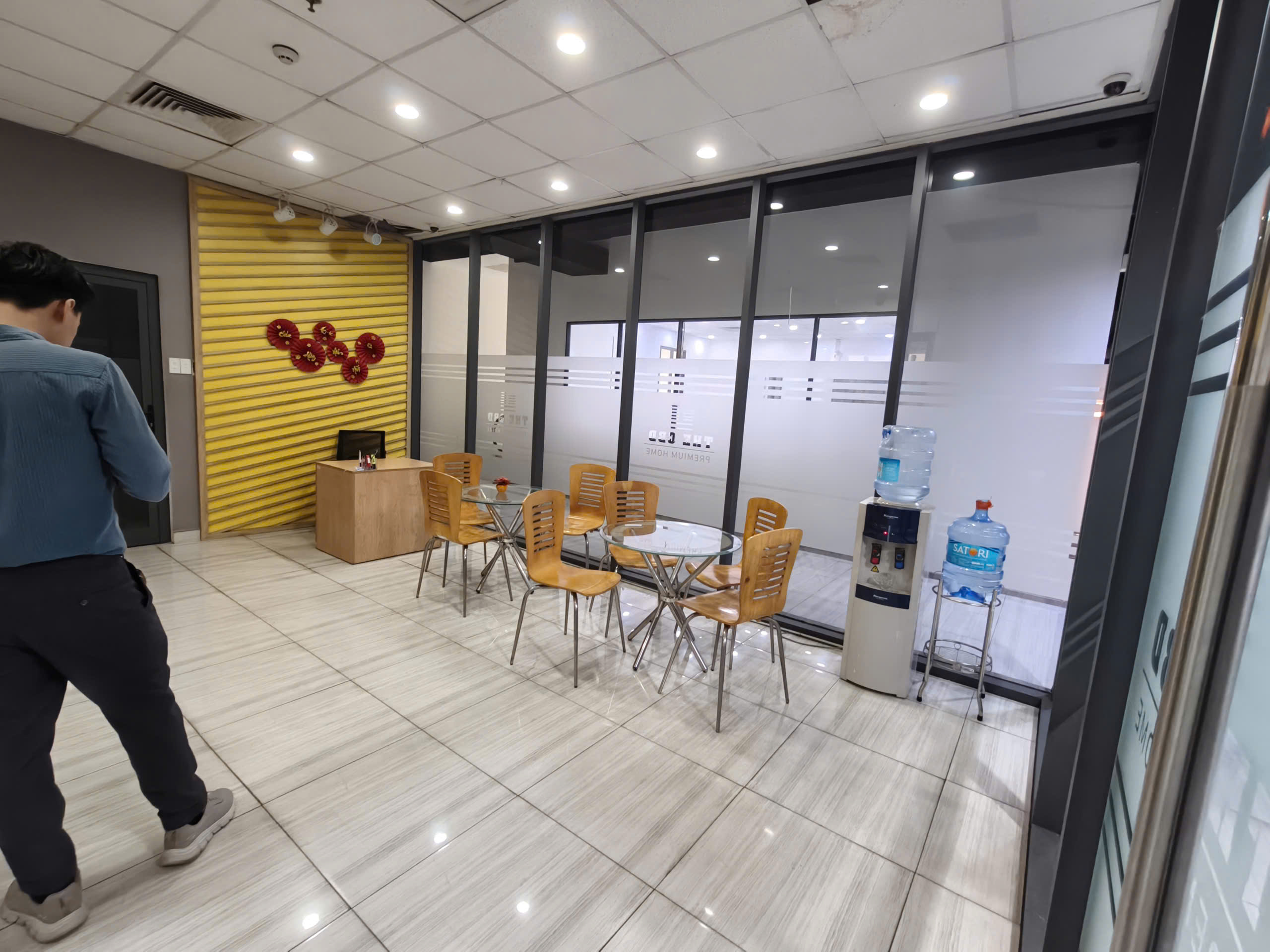  Sàn thương mại chung cư CBD cho thuê :  Tầng 4 - 380m2 - giá 9$ 