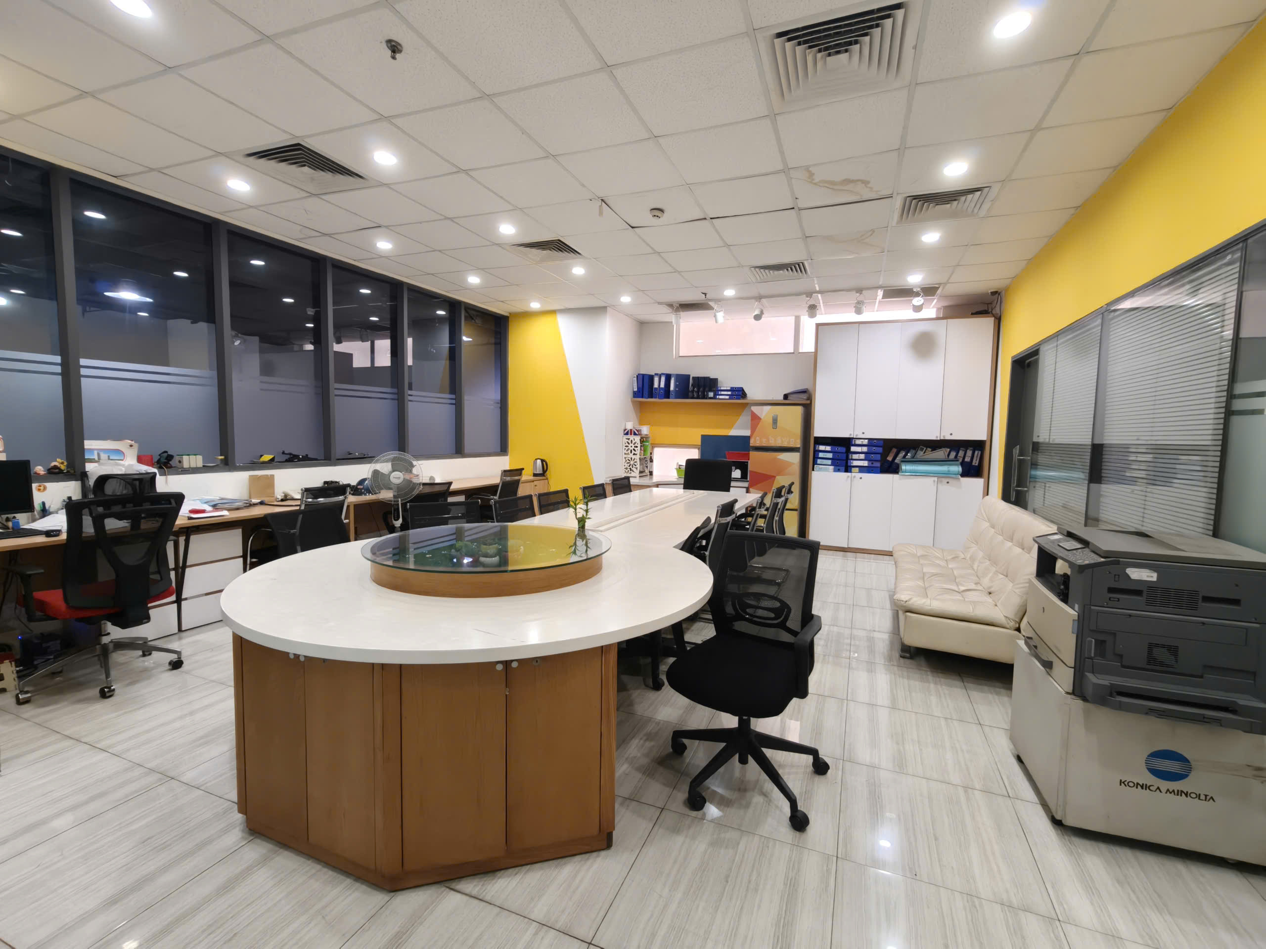  Sàn thương mại chung cư CBD cho thuê :  Tầng 4 - 380m2 - giá 9$ 