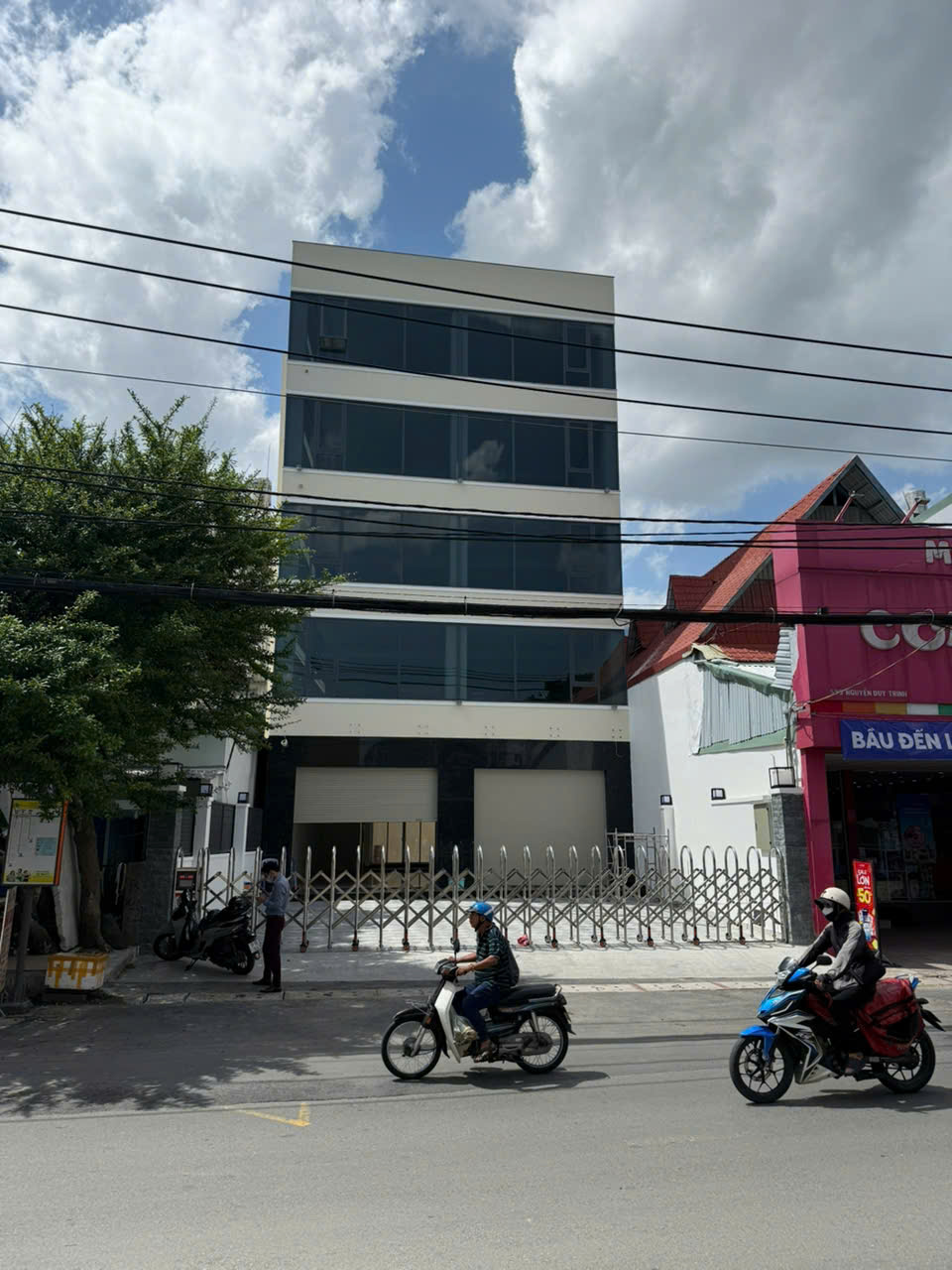 Cho thuê toà nhà Nguyễn Duy Trinh - 11x 29m - Giá 160 triêu bao VAT