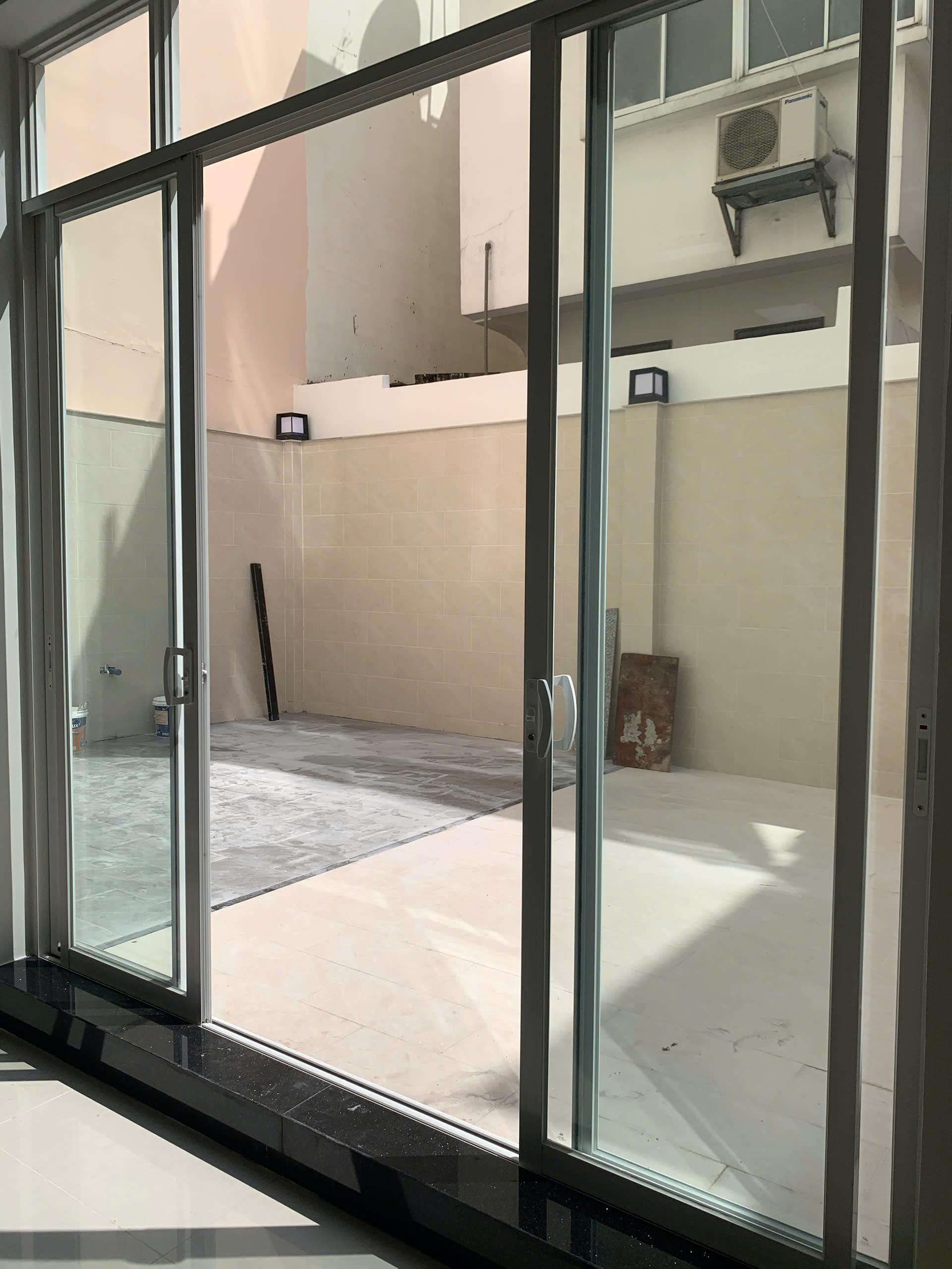 Cho thuê toà nhà Nguyễn Duy Trinh - 11x 29m - Giá 160 triêu bao VAT