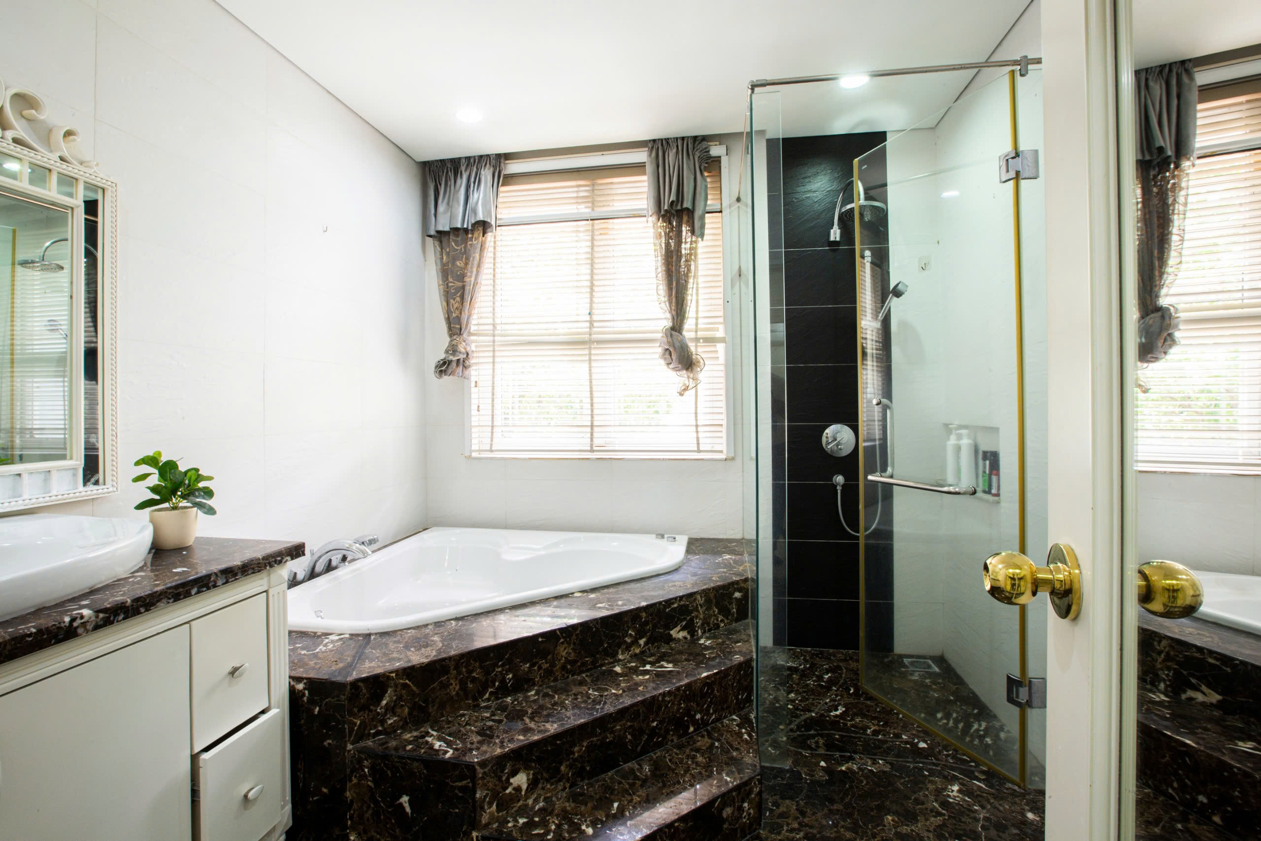 CHO THUÊ VILLA  TẠI AN PHÚ QUẬN 2- FULL NT XỊN ĐẸP- ĐẦY ĐỦ TIỆN NGHI- CHỈ 6.500$/THÁNG