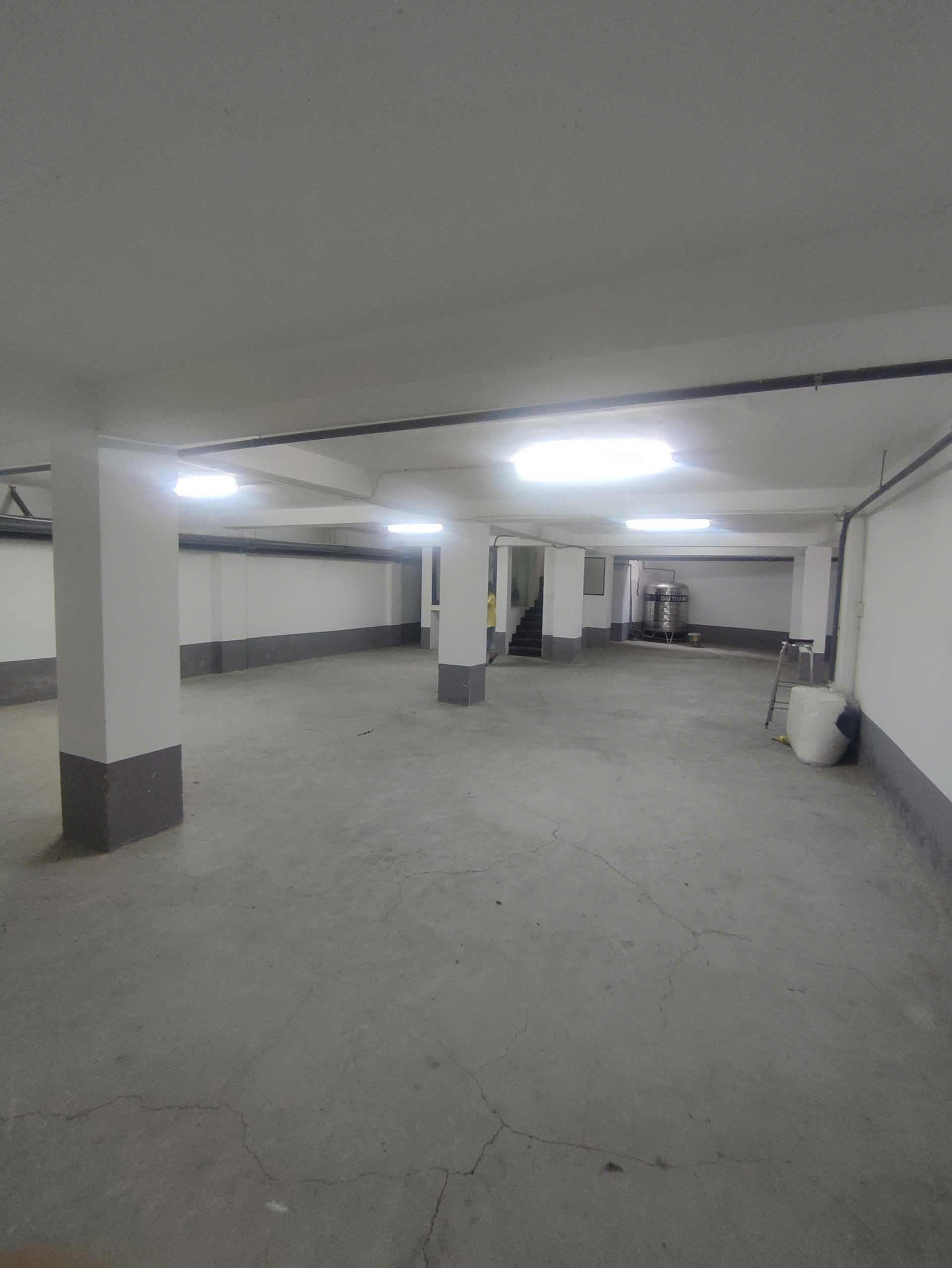 Cho thuê tòa nhà làm văn phòng 1000m² - 182tr/ tháng - Nguyễn Văn Hưởng - Thảo Điền 1 hầm, 4 lầu có thang máy, WC riêng mỗi tầng