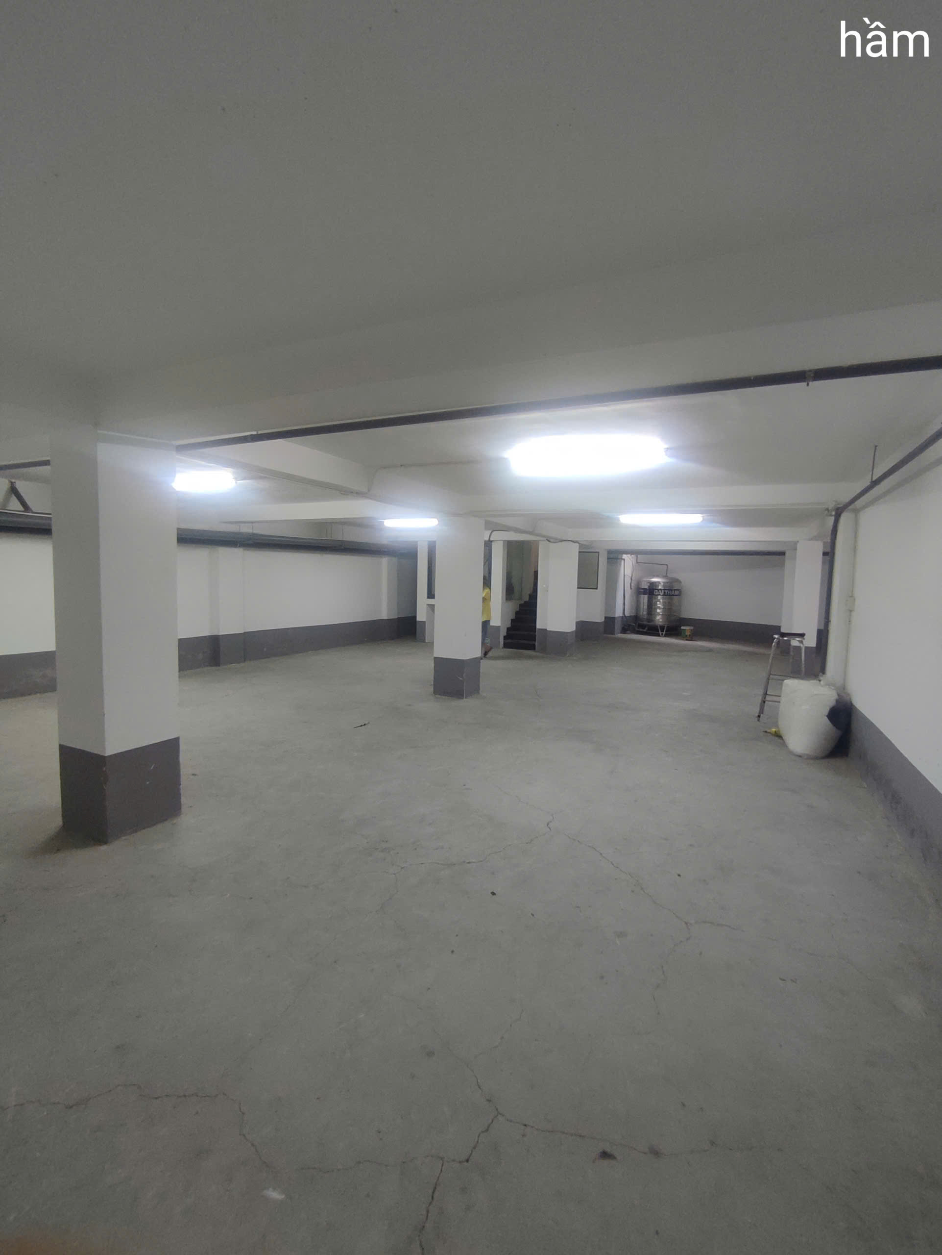 Cho thuê tòa nhà làm văn phòng 1000m² - 182tr/ tháng - Nguyễn Văn Hưởng - Thảo Điền 1 hầm, 4 lầu có thang máy, WC riêng mỗi tầng