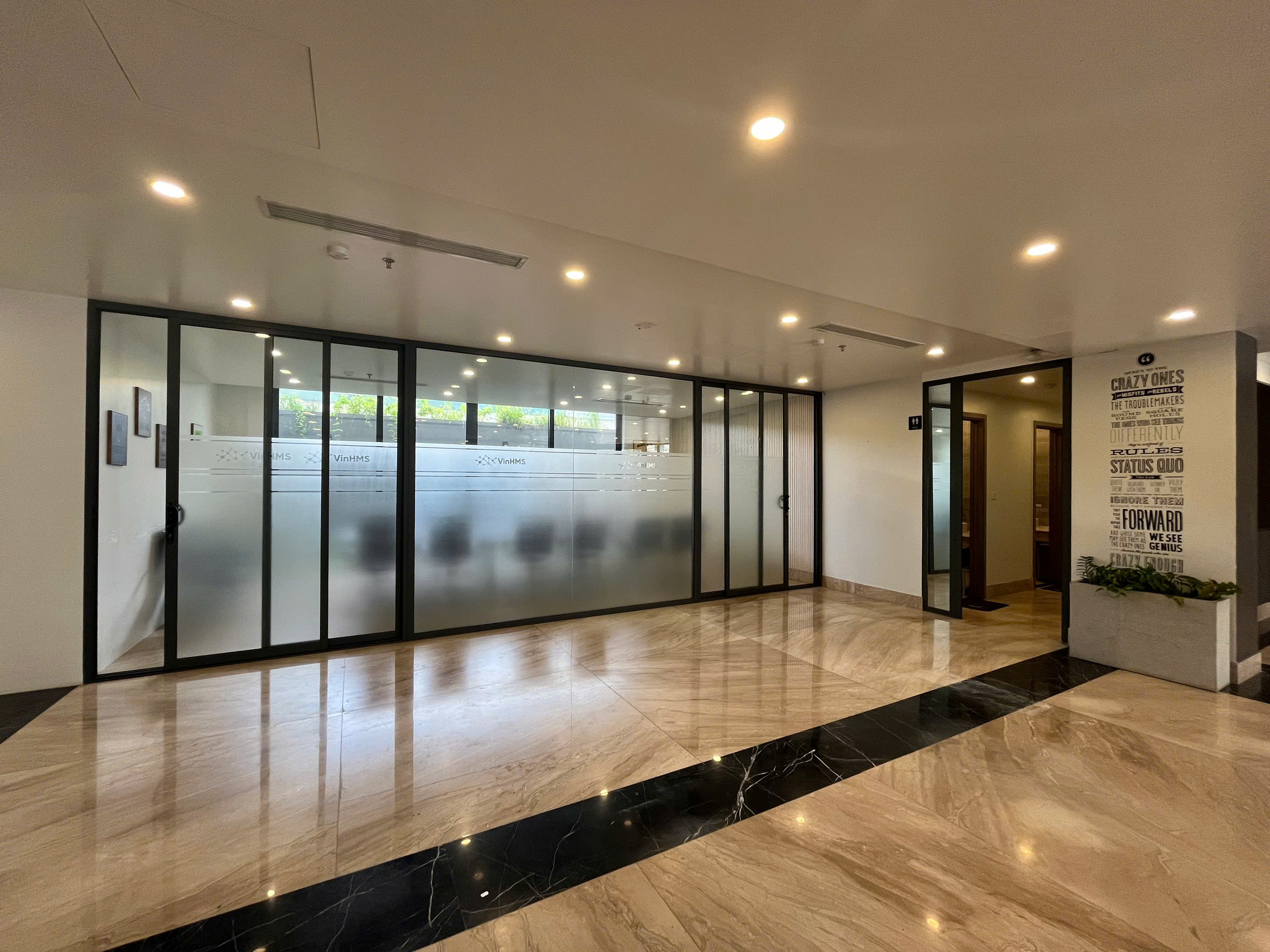 Cho thuê tòa nhà trung tâm Thảo Điền- 350m2- 125tr/ tháng - phù hợp làm văn phòng, showroom