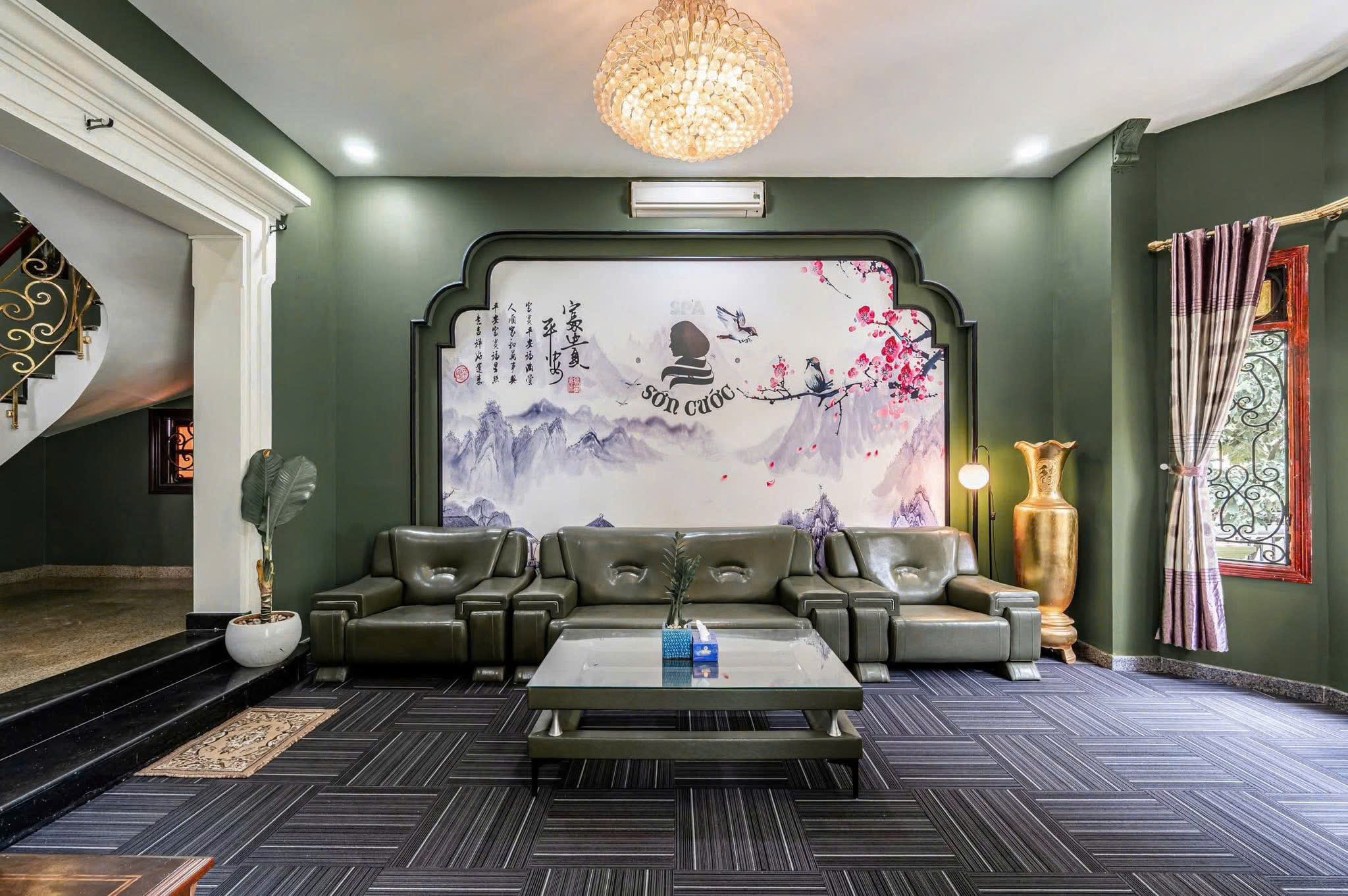 Cho thuê nhanh biệt thự full nội thất, sân vườn, hồ bơi tại Thảo Điền, Quận 2 800m² - 130 triệu/tháng 