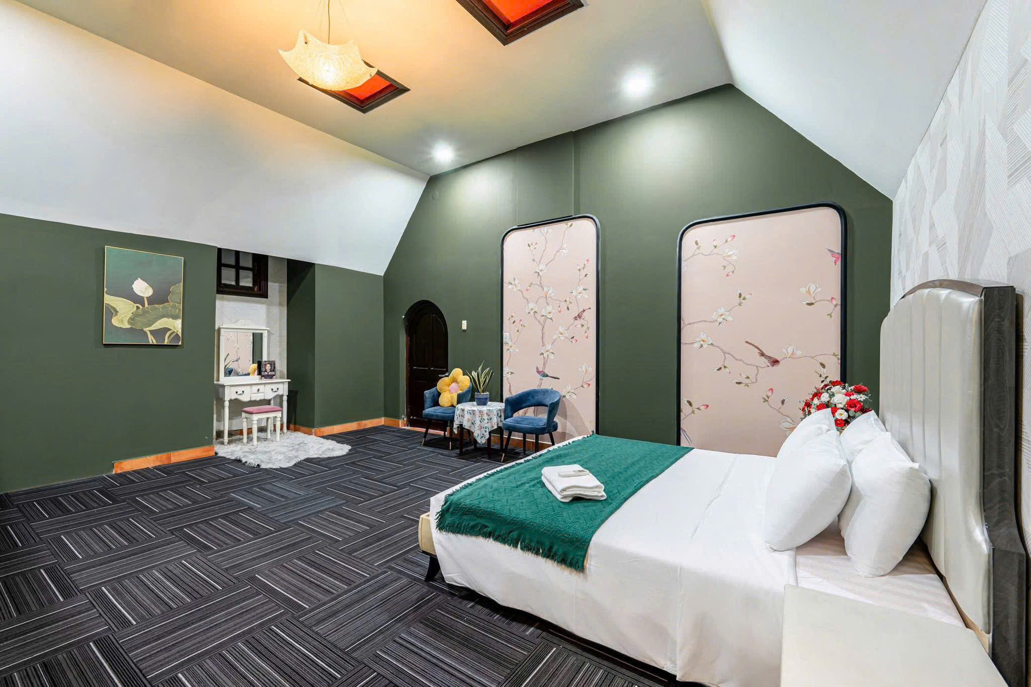 Cho thuê nhanh biệt thự full nội thất, sân vườn, hồ bơi tại Thảo Điền, Quận 2 800m² - 130 triệu/tháng 