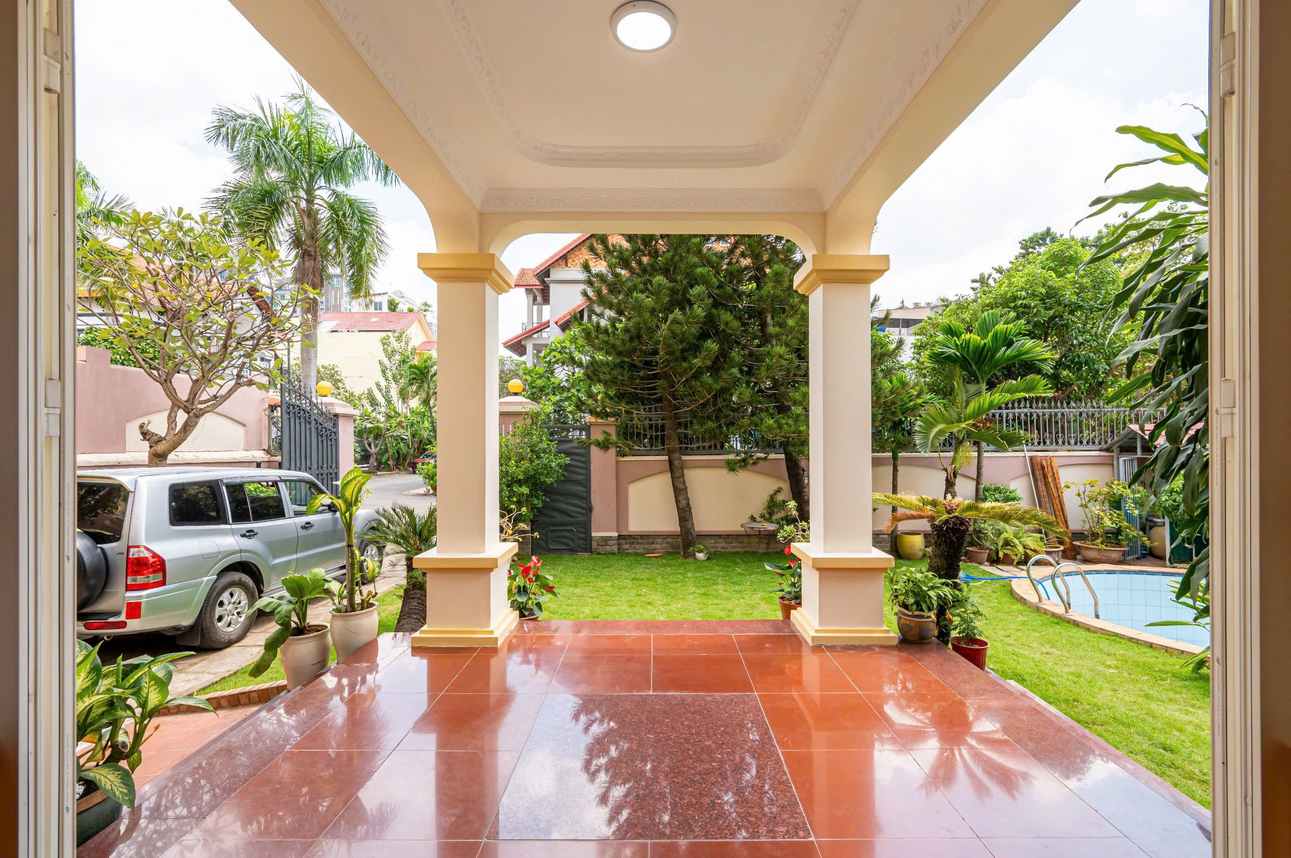 Cho thuê biệt thự 600m² - 140tr/ tháng - Nguyễn Văn Hưởng - gồm 5pn và 8wwc  Thảo Điền